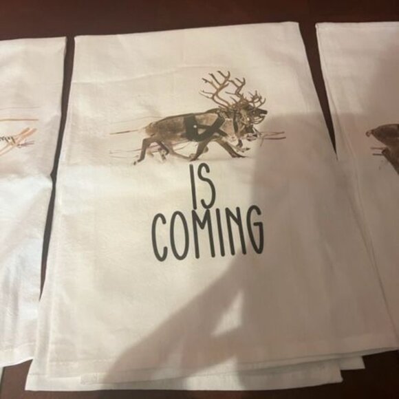 Set Of 3 Christmas kitchen Towels Santa is coming to town & Reindeer Design - Picture 4 of 6